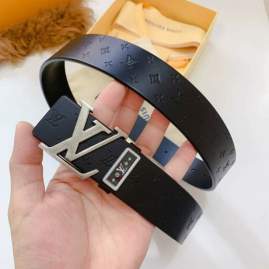Picture of Louis Vuitton Belts _SKUfw123221624fw
